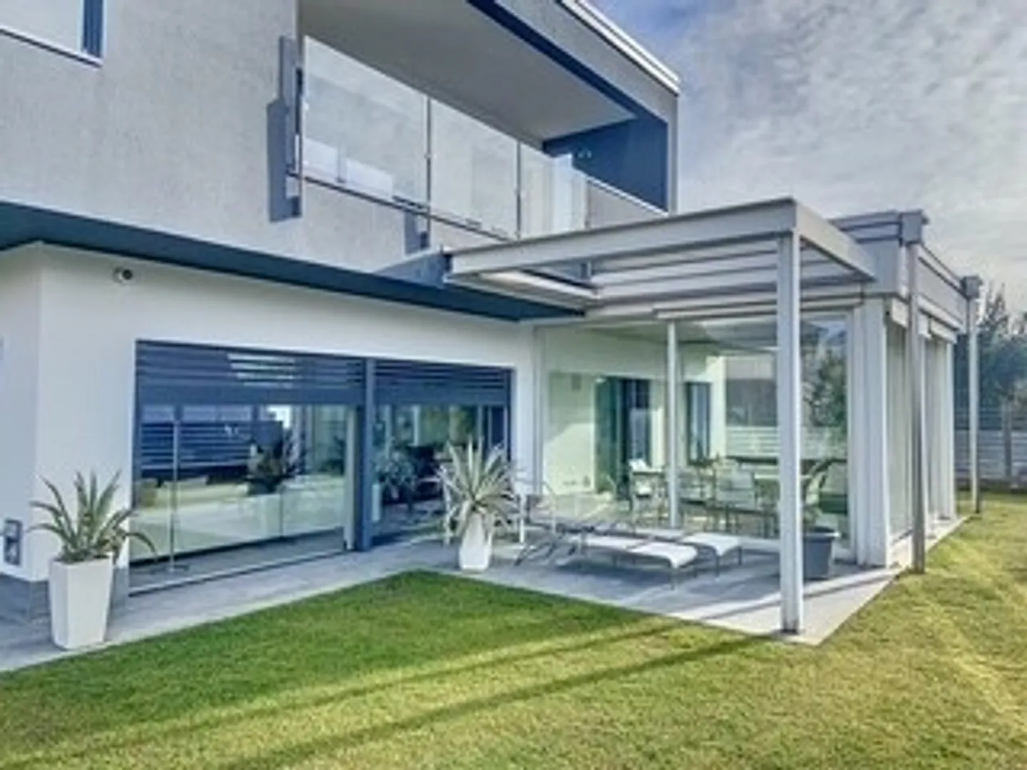 VILLA MODERNE DE HAUTE QUALITÉ 5.5 PIÈCES À COLDRERIO - Photo 1 sur 12