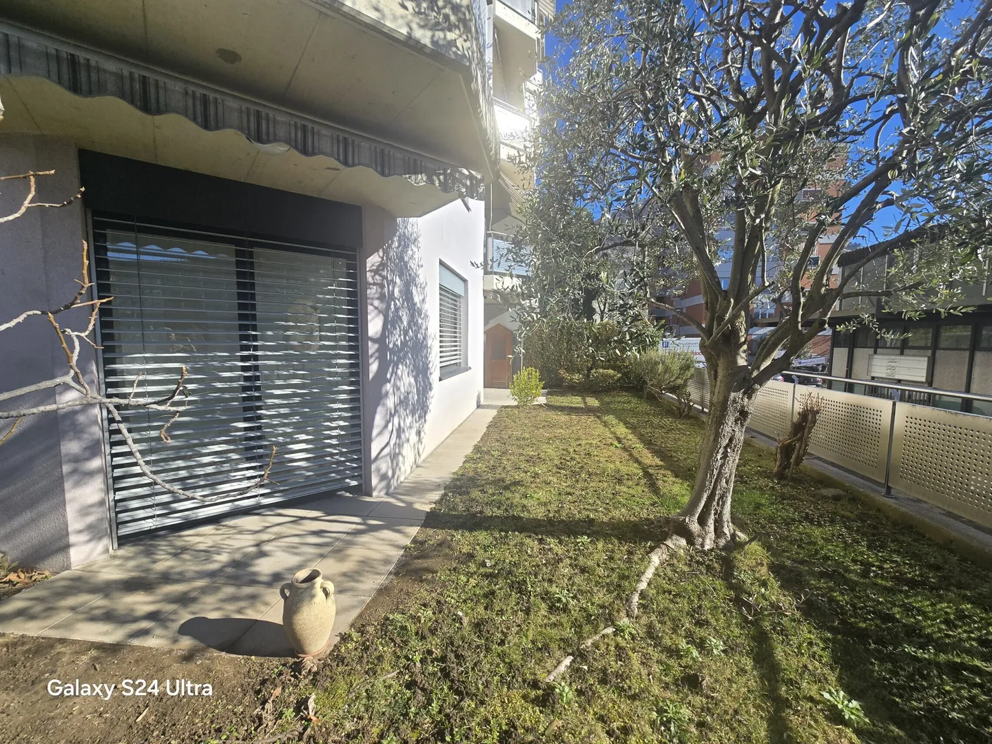 GERÄUMIGE 3.5-ZIMMER-WOHNUNG MIT GARTEN IN VIGANELLO - Foto 1 von 9