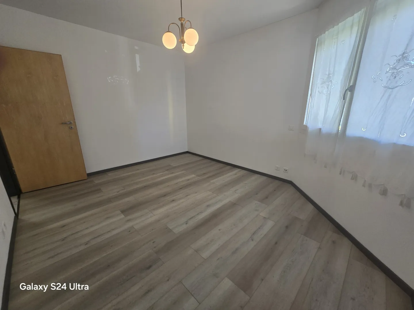 GERÄUMIGE 3.5-ZIMMER-WOHNUNG MIT GARTEN IN VIGANELLO - Foto 9 von 9