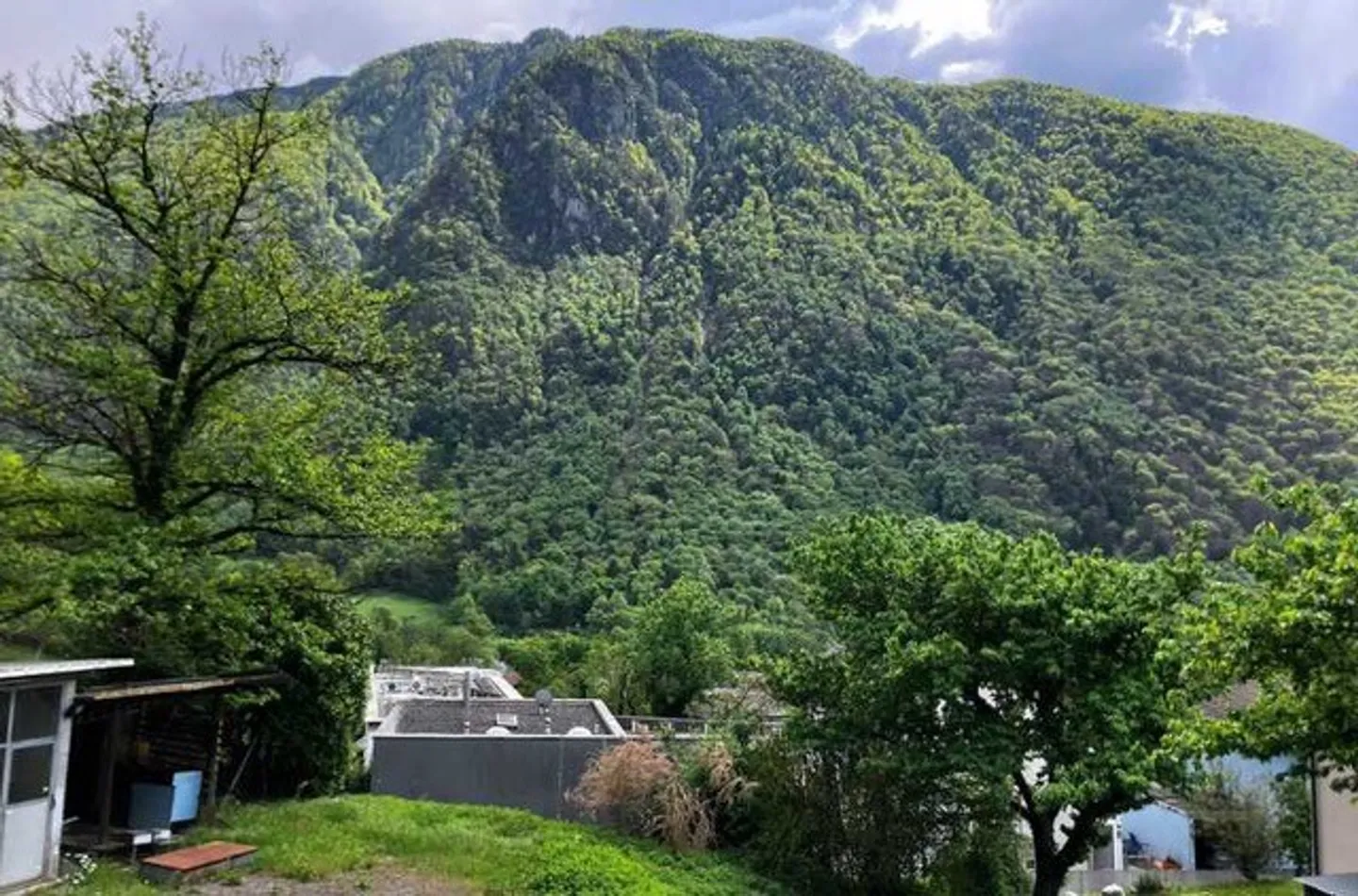 NEUE 4.5 ZIMMER MIT GROSSER GARTEN UND TERRASSE IN LUMINO - Foto 8 von 10