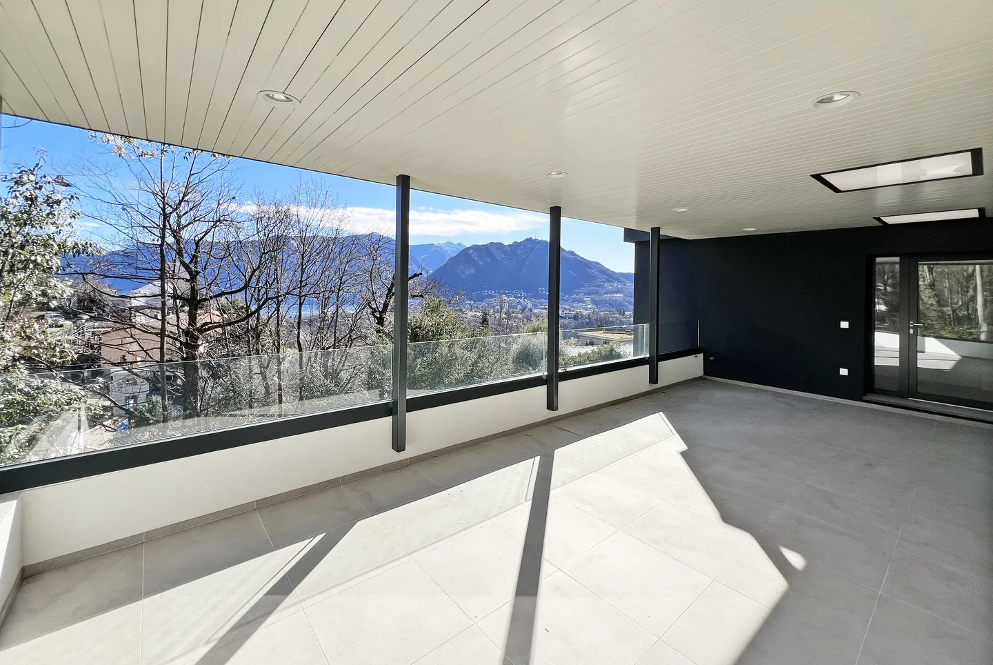 PRESTIGIOUS VILLA 5.5 WITH PANORAMIC VIEW IN BREGANZONA - Photo 9 of 13