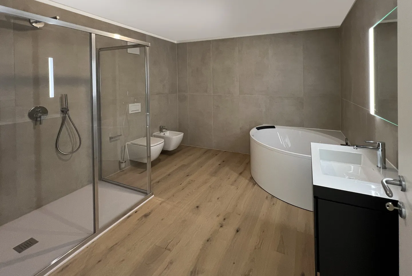 PRESTIGIOUS VILLA 5.5 WITH PANORAMIC VIEW IN BREGANZONA - Photo 13 of 13