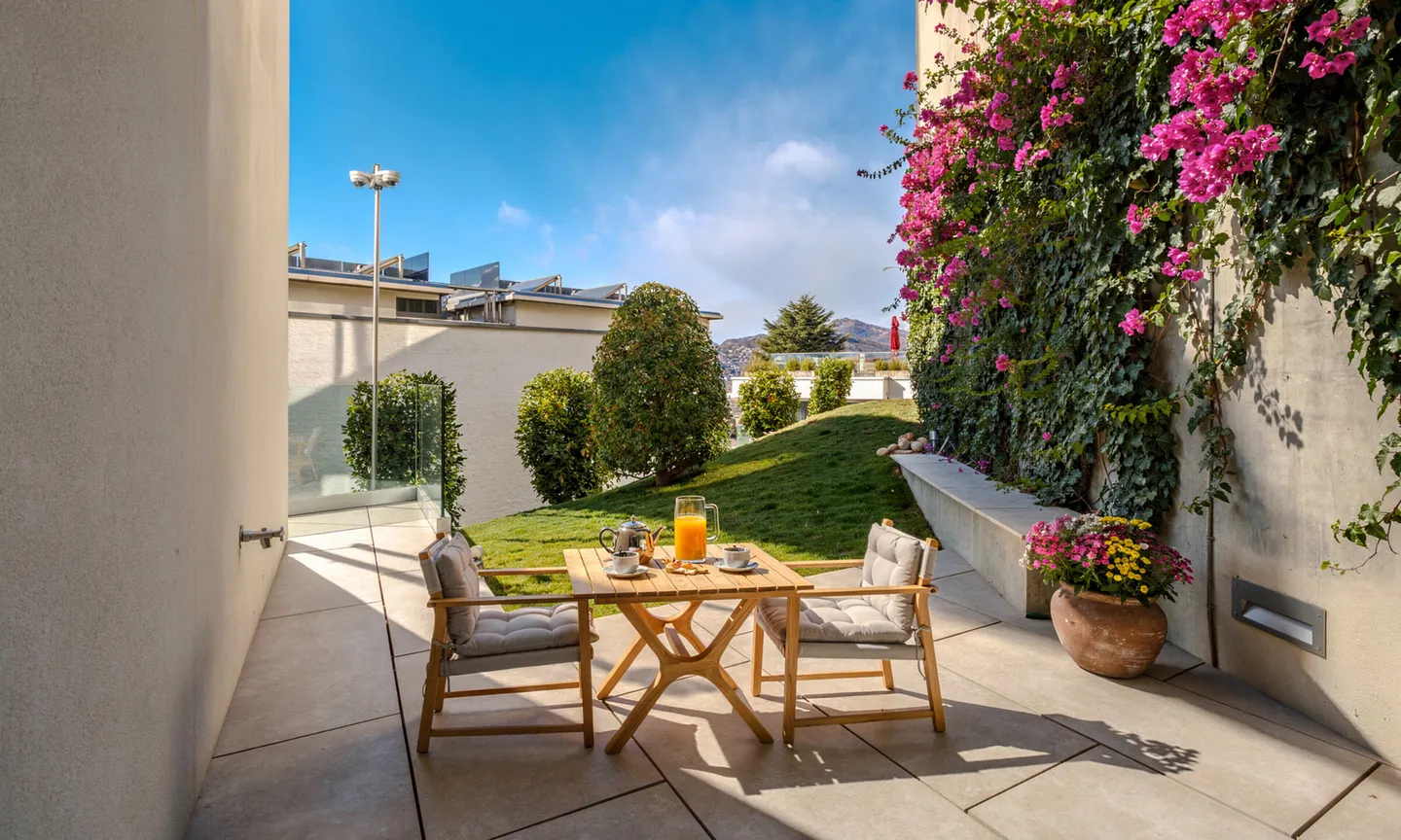 Spectacular Villa with Pool and Panoramic View in Lugano - Photo 6 of 9