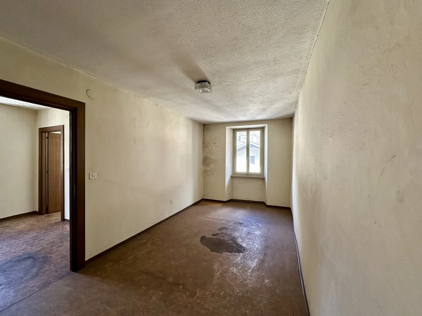 HAUS ZU RENOVIEREN IM HERZEN VON BIASCA - Foto 6 von 11