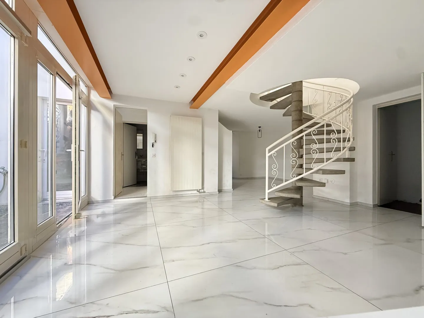 Elegante Triplex a Stabio - Foto 2 di 9