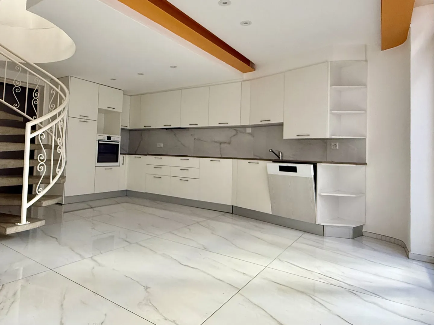 Elegante Triplex a Stabio - Foto 3 di 9