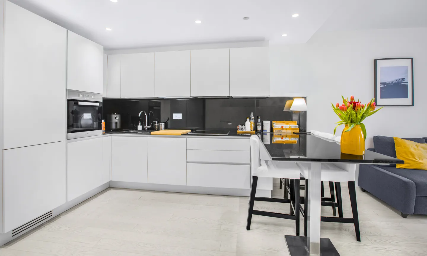 GREAT INVESTMENT - MODERN 2.5 ROOMS IN MASSAGNO - Photo 2 of 9