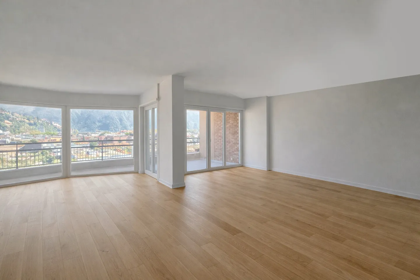 PRÄCHTIGE 4.5 ZIMMER MIT SEEBLICK IN ZENTRALER LAGE IN LUGANO - Foto 3 von 10