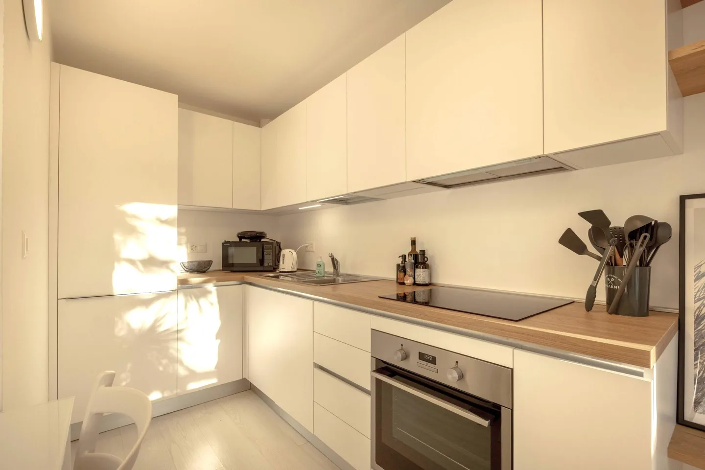 LAKE VIEW INCOME UNIT WITH POOL AND GARDEN IN MORCOTE - Photo 4 of 10