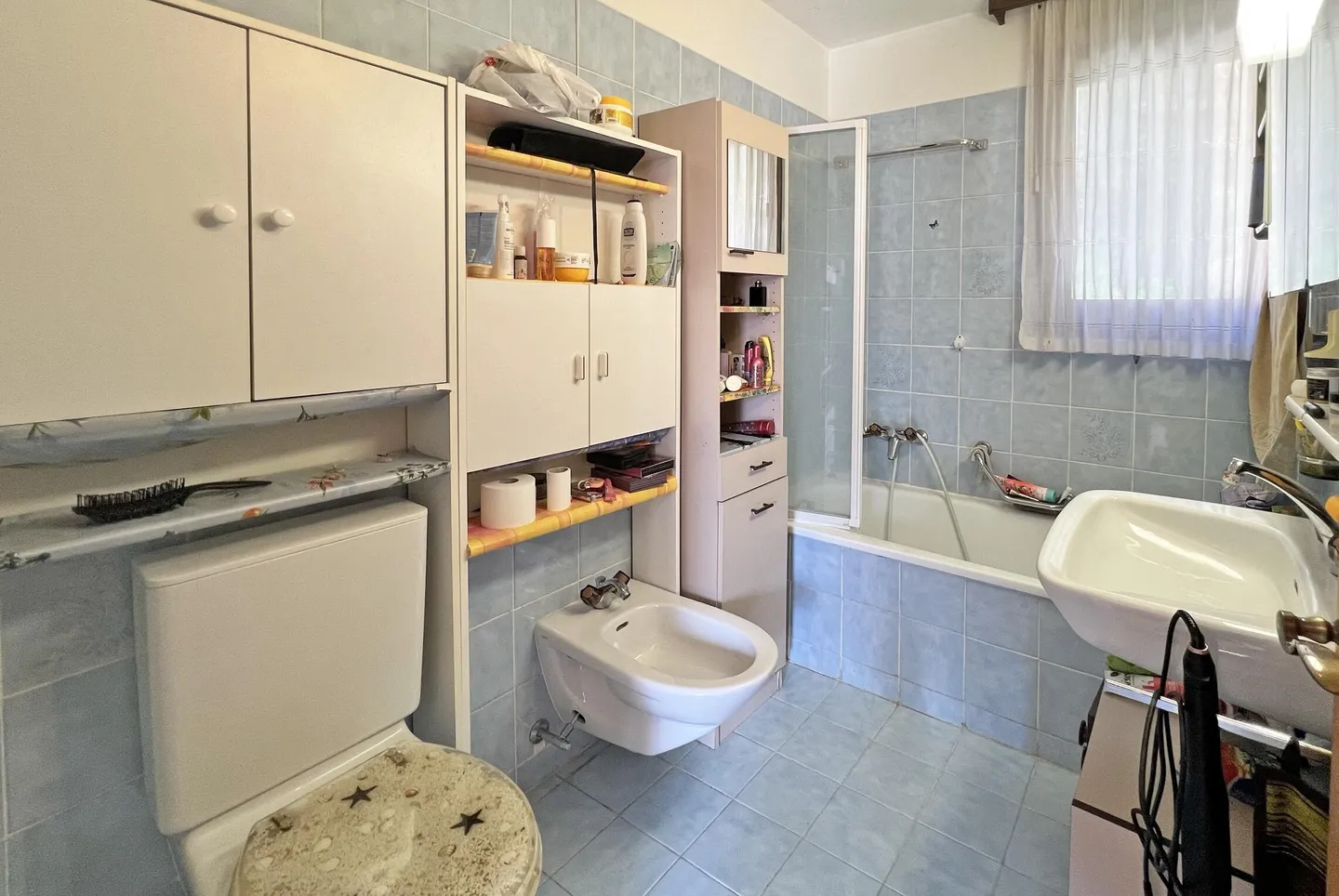 AFFITTASI GRAZIOSA CASA DI 4.5 LOCALI CON PATIO A CADRO - Foto 7 von 9