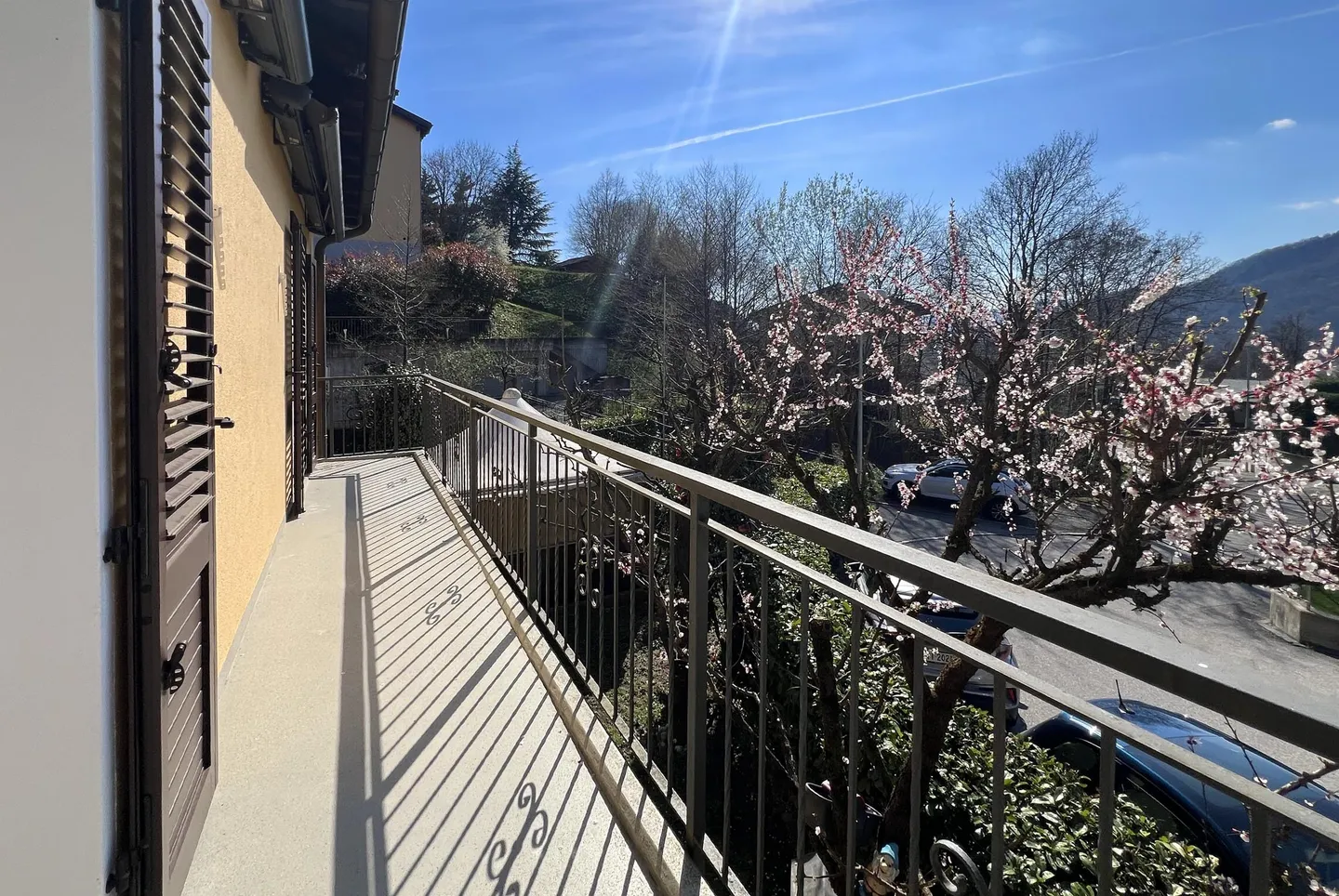 AFFITTASI GRAZIOSA CASA DI 4.5 LOCALI CON PATIO A CADRO - Foto 9 von 9