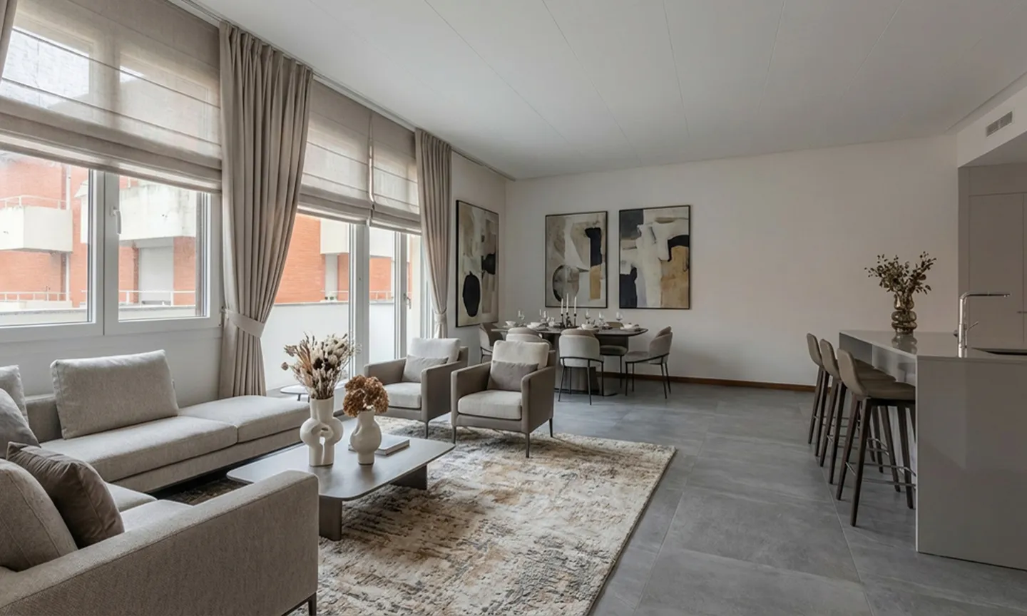 BRIGHT 2.5 ROOMS WITH BALCONY AND PARKING SPACE IN LUGANO - Photo 1 of 7