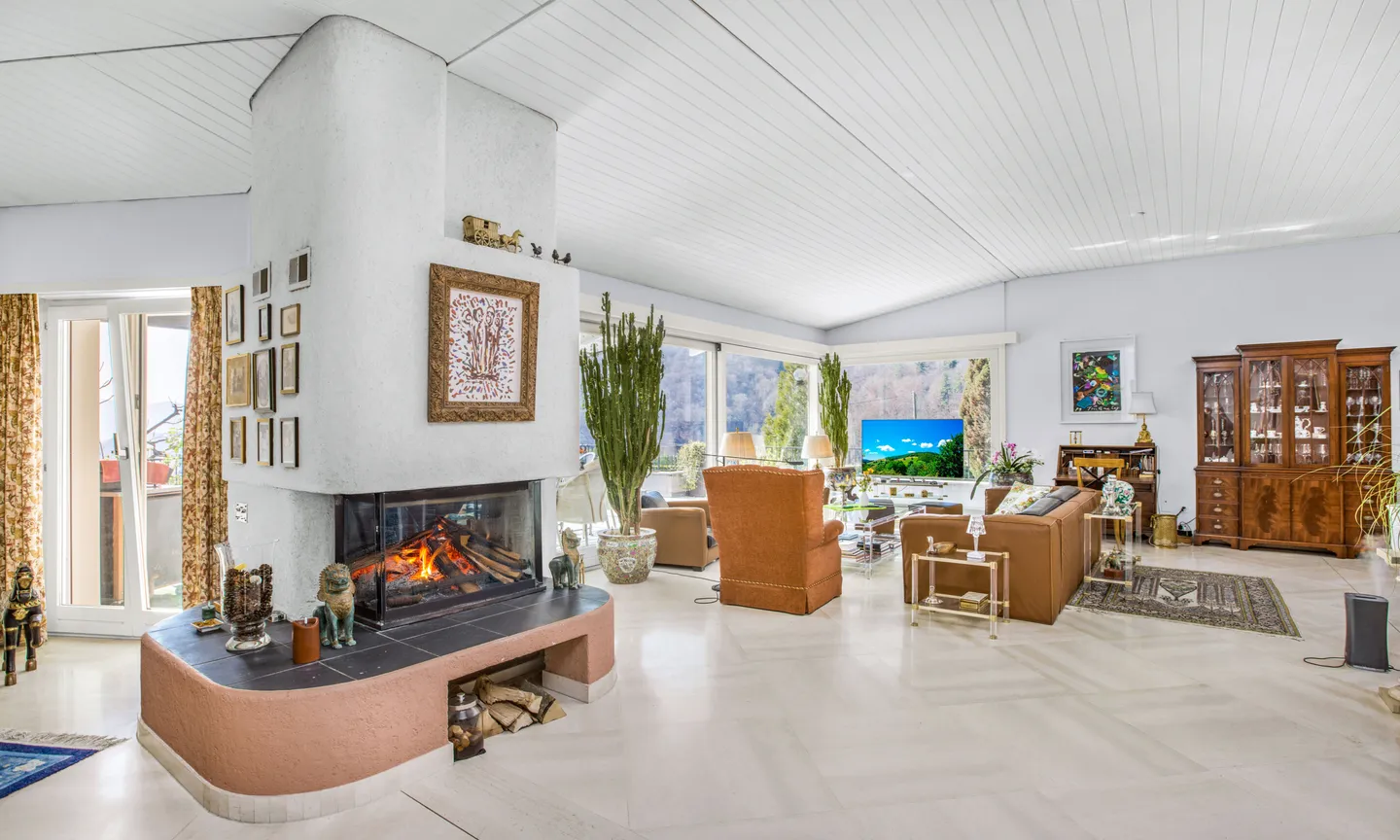 Villa unica con piscina a Curio - Foto 1 di 9