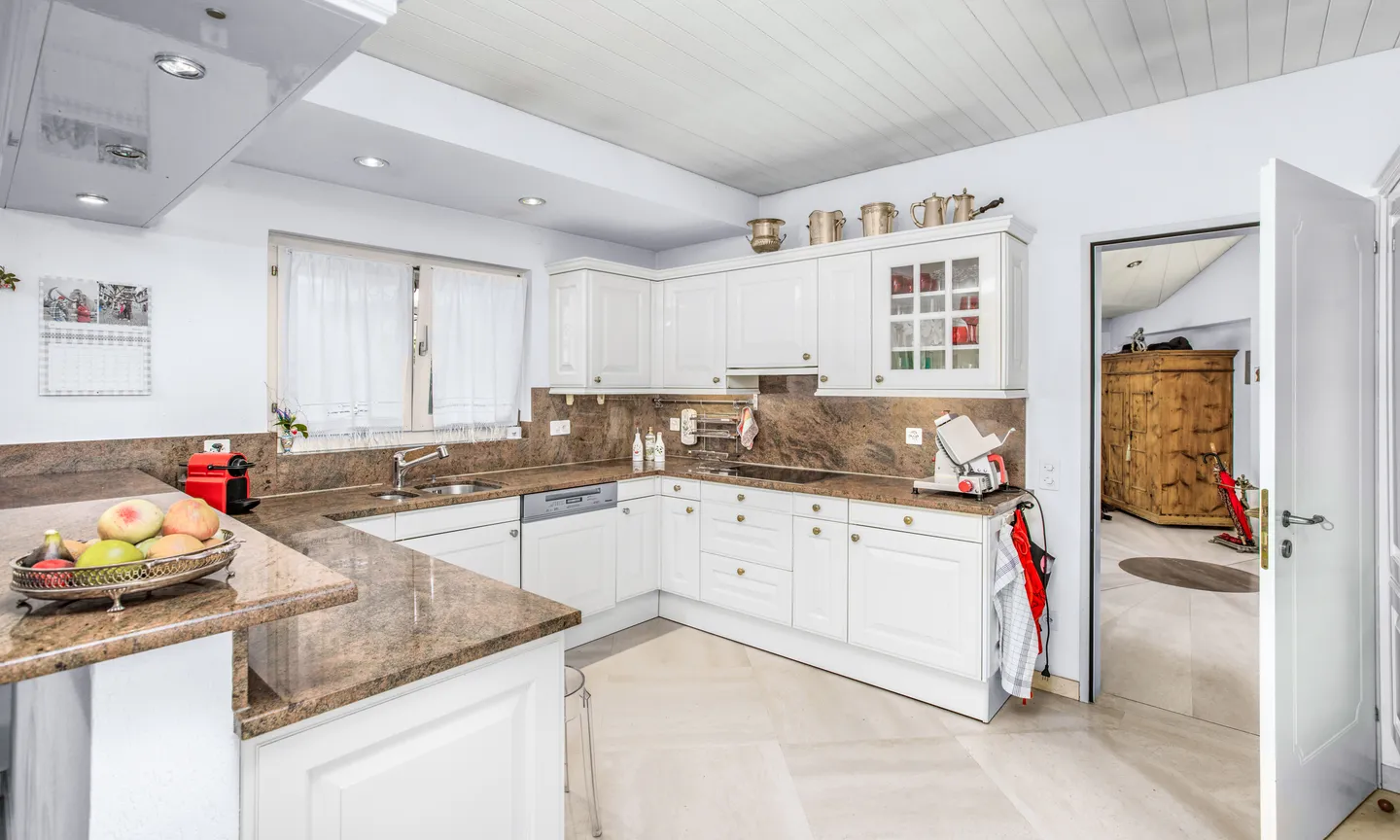 Villa unica con piscina a Curio - Foto 6 di 9