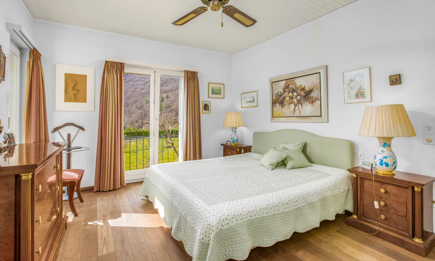 Villa unica con piscina a Curio - Foto 7 di 9