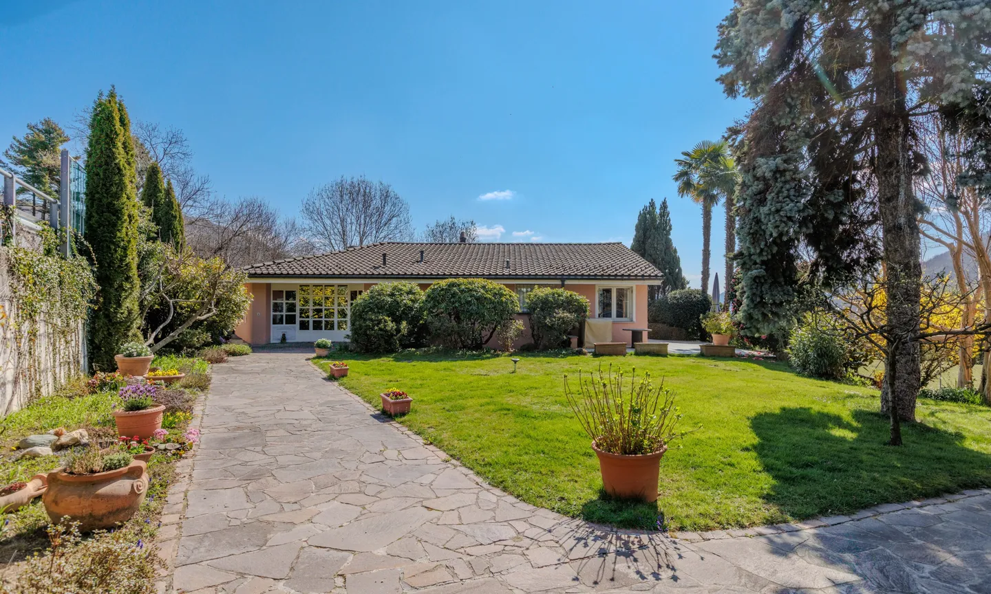 Villa unica con piscina a Curio - Foto 9 di 9