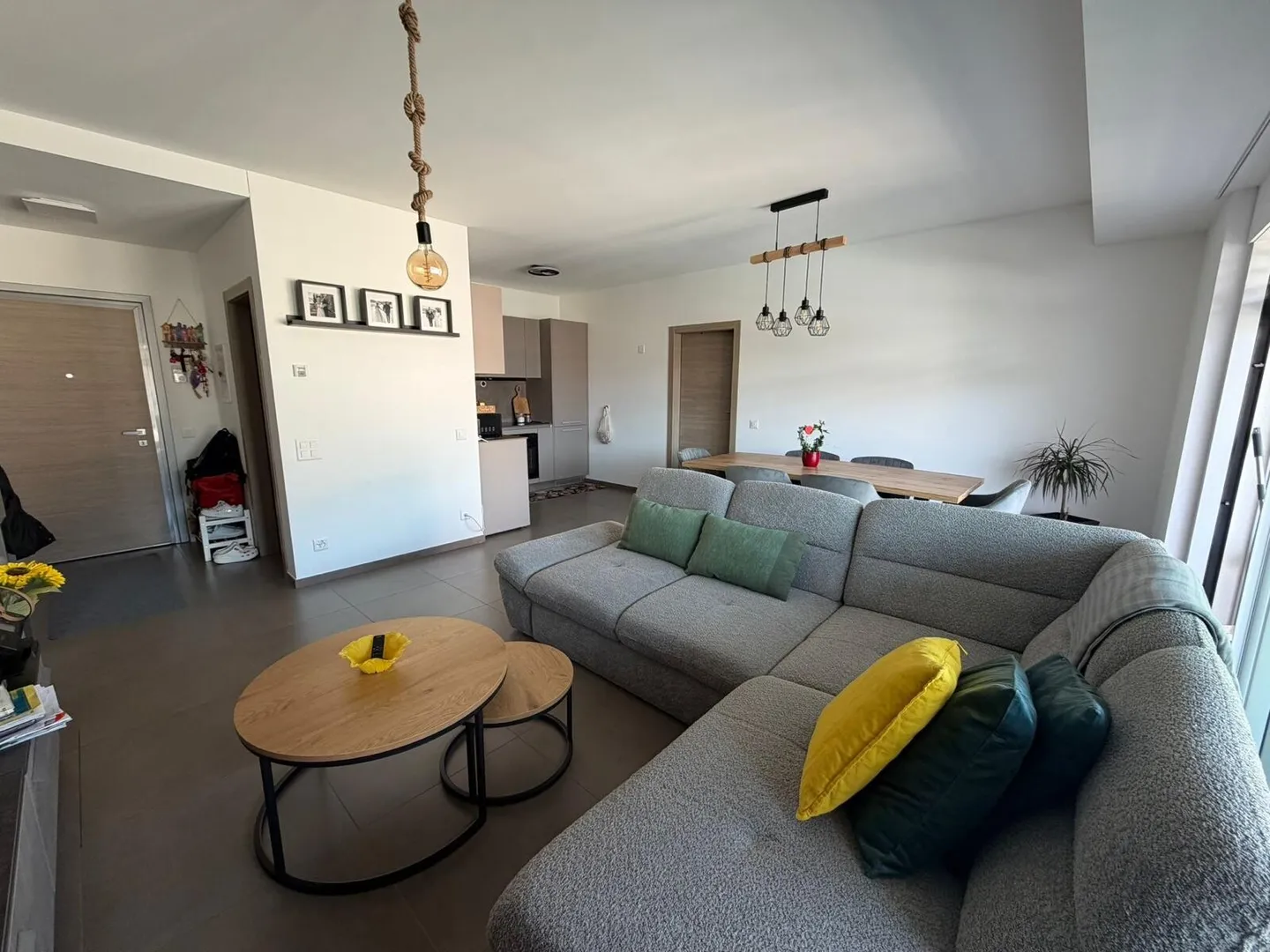 AFFITTASI COMODO APPARTAMENTO DI 2.5 LOCALI AD AGNO - Photo 1 sur 6