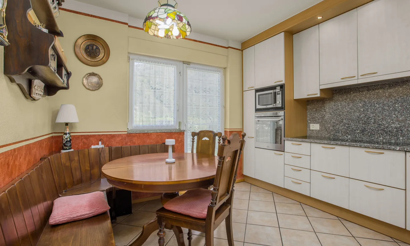 Casa familiare con giardino e vista - Foto 4 di 9