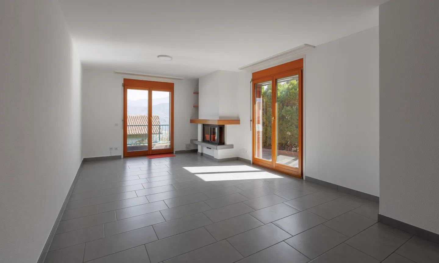 SPACIOUS 4.5 ROOMS INDEPENDENT WITH PRIVATE GARDEN IN MANNO - Photo 1 of 10