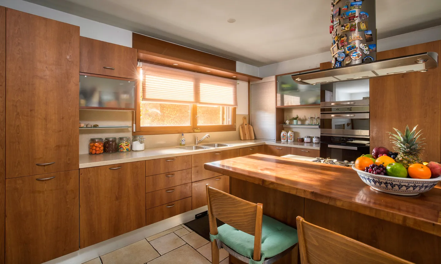 GRANDE VILLA UNIFAMILIAIRE DE 5,5 PIÈCES AVEC PISCINE À STABIO - Photo 3 sur 9