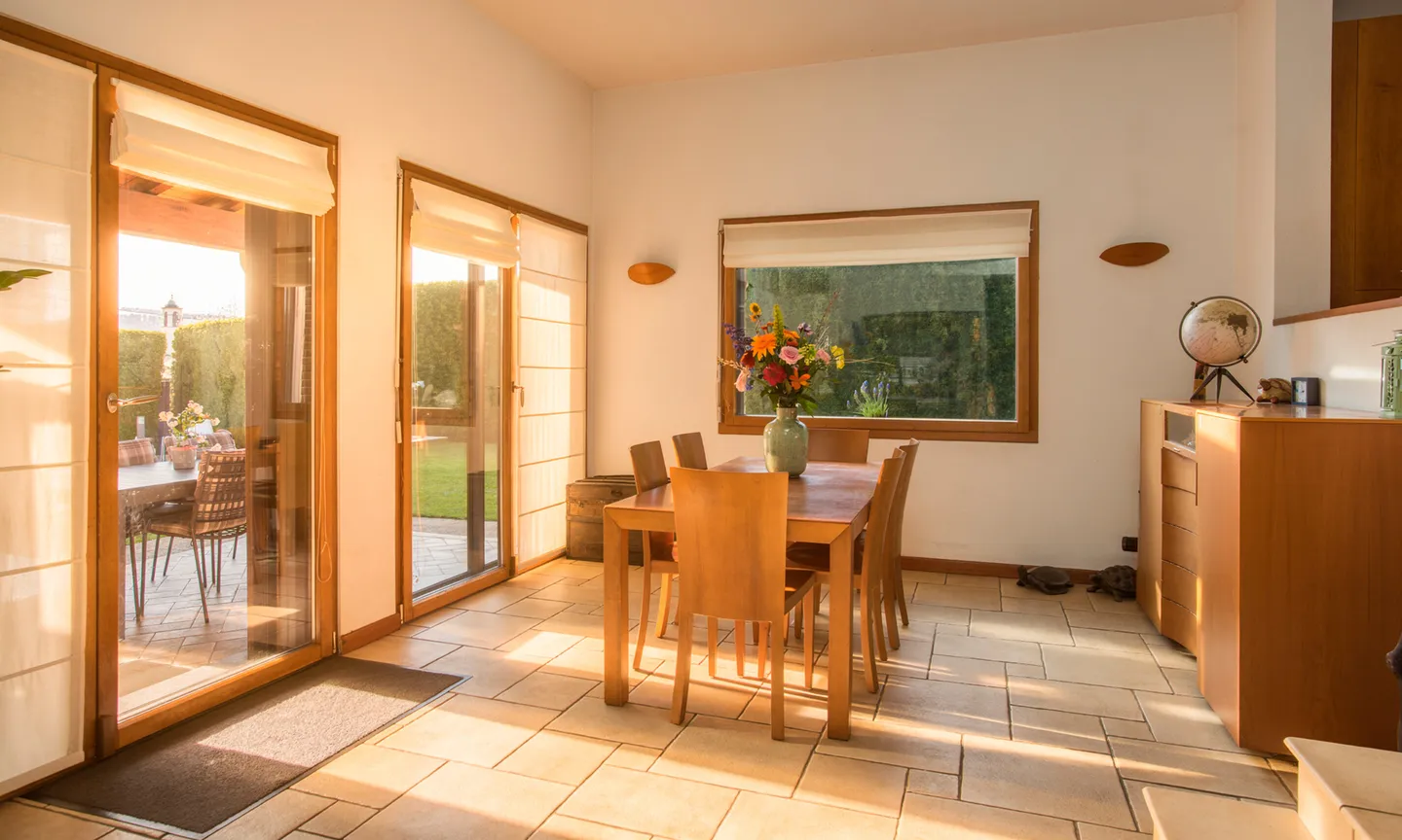 GRANDE VILLA UNIFAMILIAIRE DE 5,5 PIÈCES AVEC PISCINE À STABIO - Photo 4 sur 9