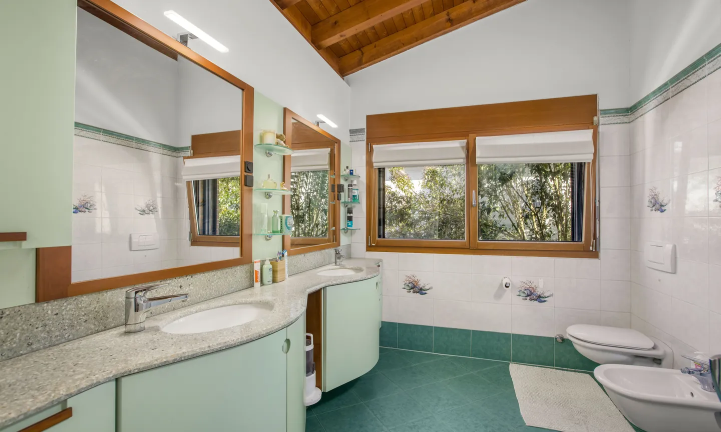 GRANDE VILLA UNIFAMILIAIRE DE 5,5 PIÈCES AVEC PISCINE À STABIO - Photo 7 sur 9