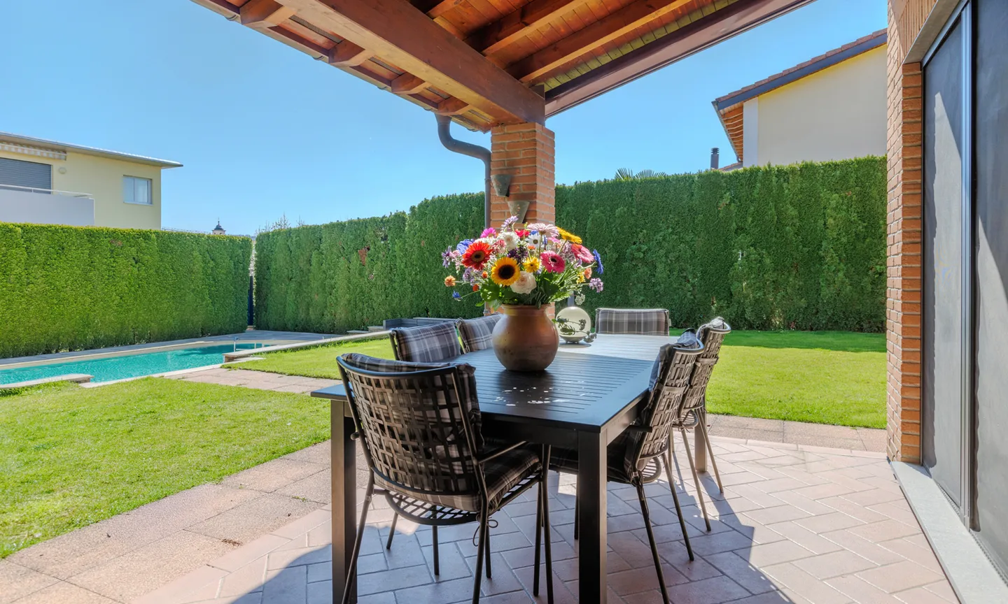 GRANDE VILLA UNIFAMILIAIRE DE 5,5 PIÈCES AVEC PISCINE À STABIO - Photo 5 sur 9