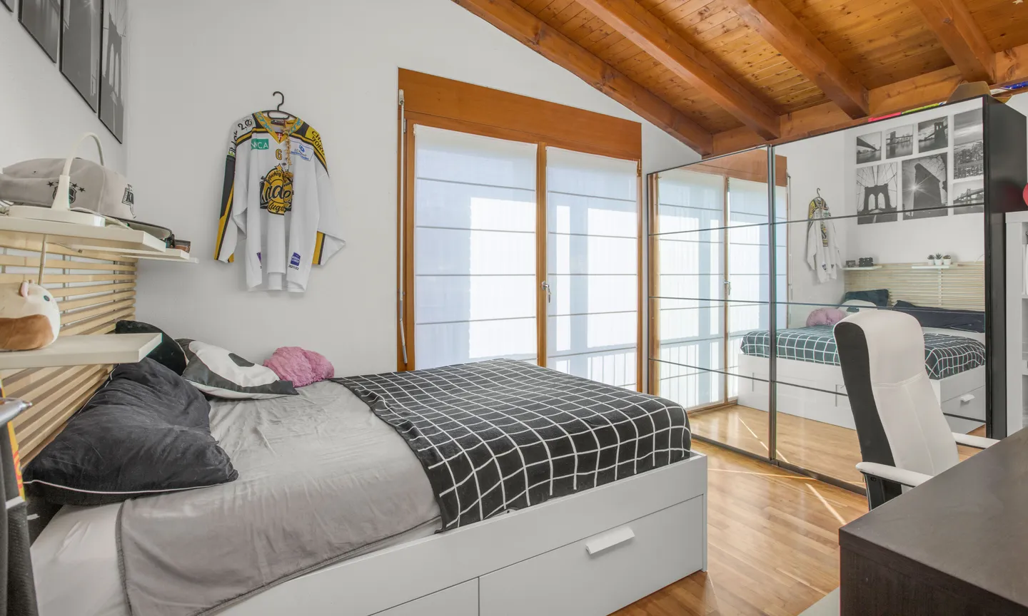 GRANDE VILLA UNIFAMILIAIRE DE 5,5 PIÈCES AVEC PISCINE À STABIO - Photo 8 sur 9