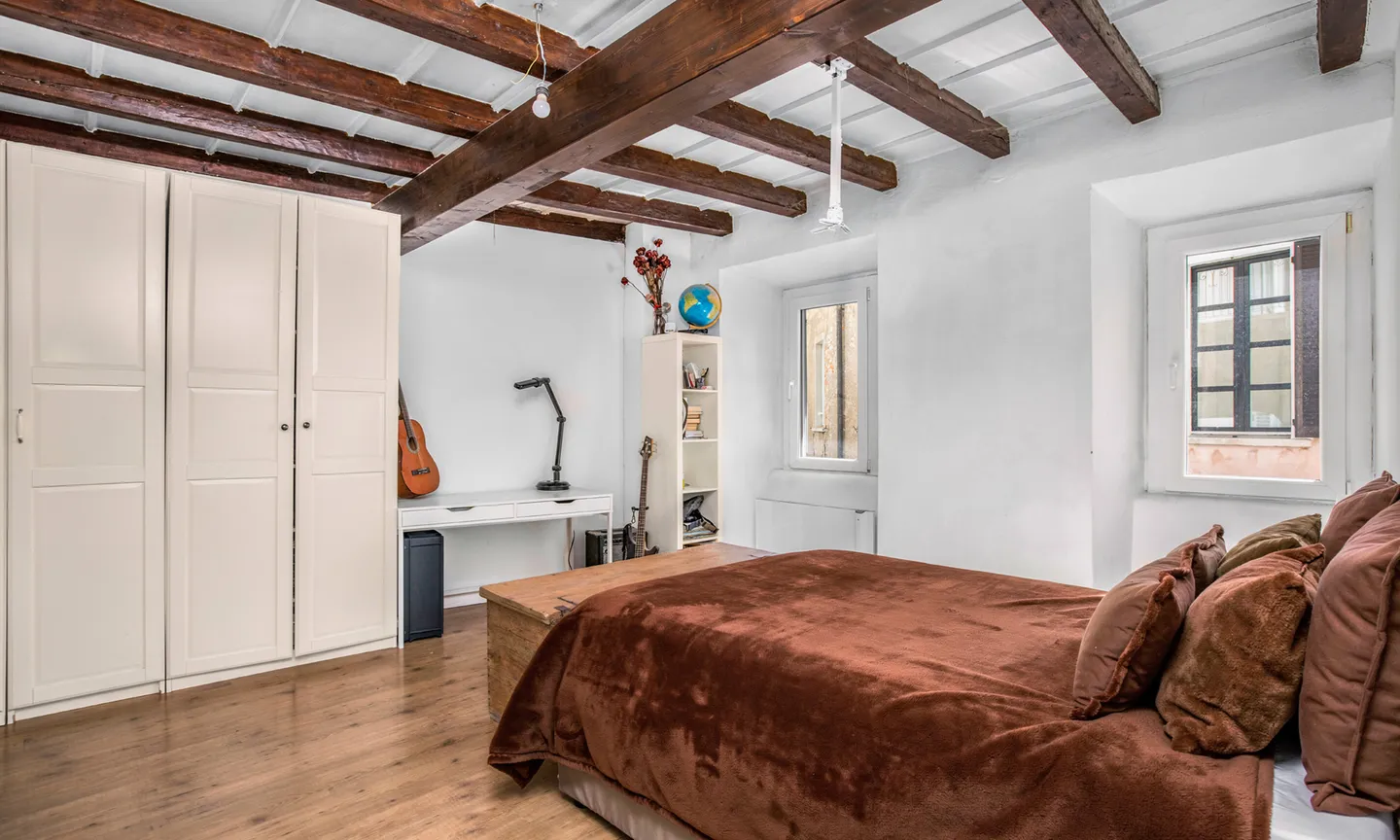 HISTORIC HOUSE RENOVATED WITH 4.5 ROOMS AND TERRACE IN BESAZIO - Photo 7 of 9