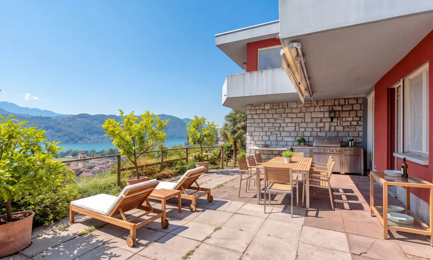 VILLA 6.5 CHAMBRES À RÉNOVER AVEC UNE VUE IMPRENABLE SUR LE LAC À AGNO - Photo 2 sur 9