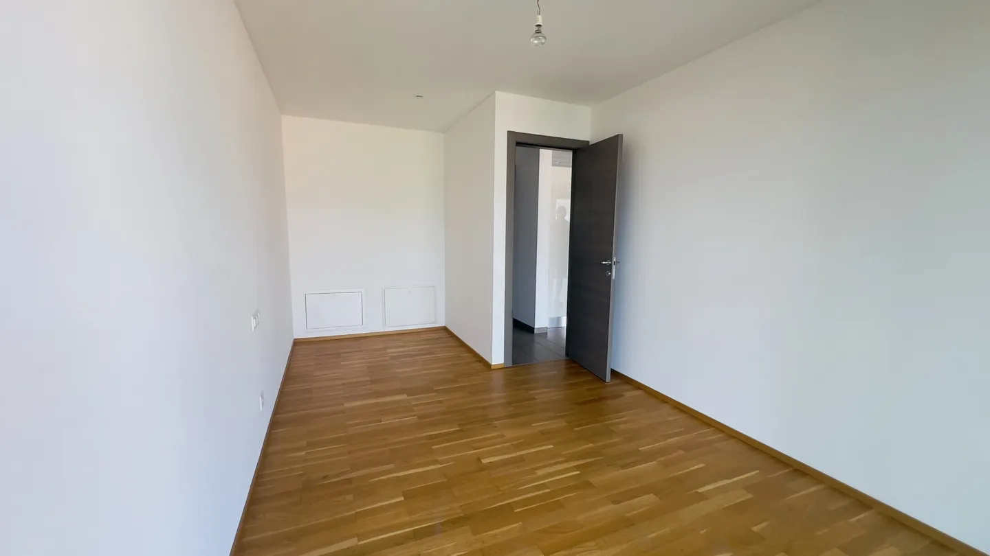 MODERN AND BRIGHT 2.5 ROOMS WITH LARGE TERRACE IN GRAVESANO - Photo 6 of 10