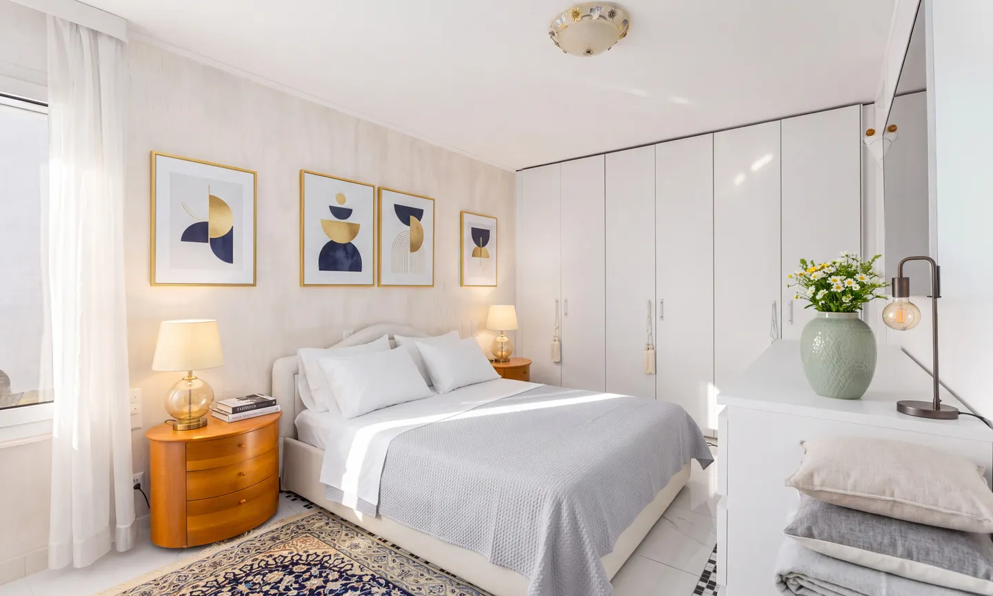 4.5-ROOM PENTHOUSE WITH LAKE VIEW TERRACE IN BISSONE - Photo 6 of 9