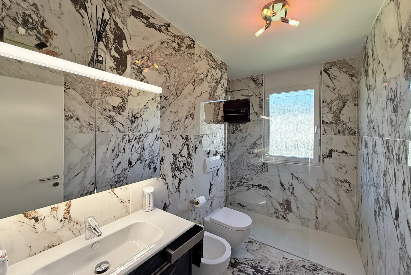 GRANDE E MODERNO 3.5 LOCALI + STUDIO A LUGANO PREGASSONA - Foto 6 von 9
