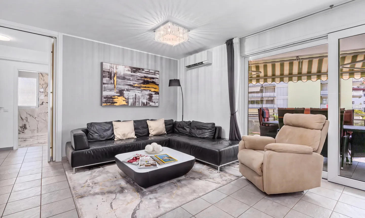 SPACIOUS AND MODERN 4.5 ROOMS WITH TERRACE IN LUGANO-PREGASSONA - Photo 3 of 12
