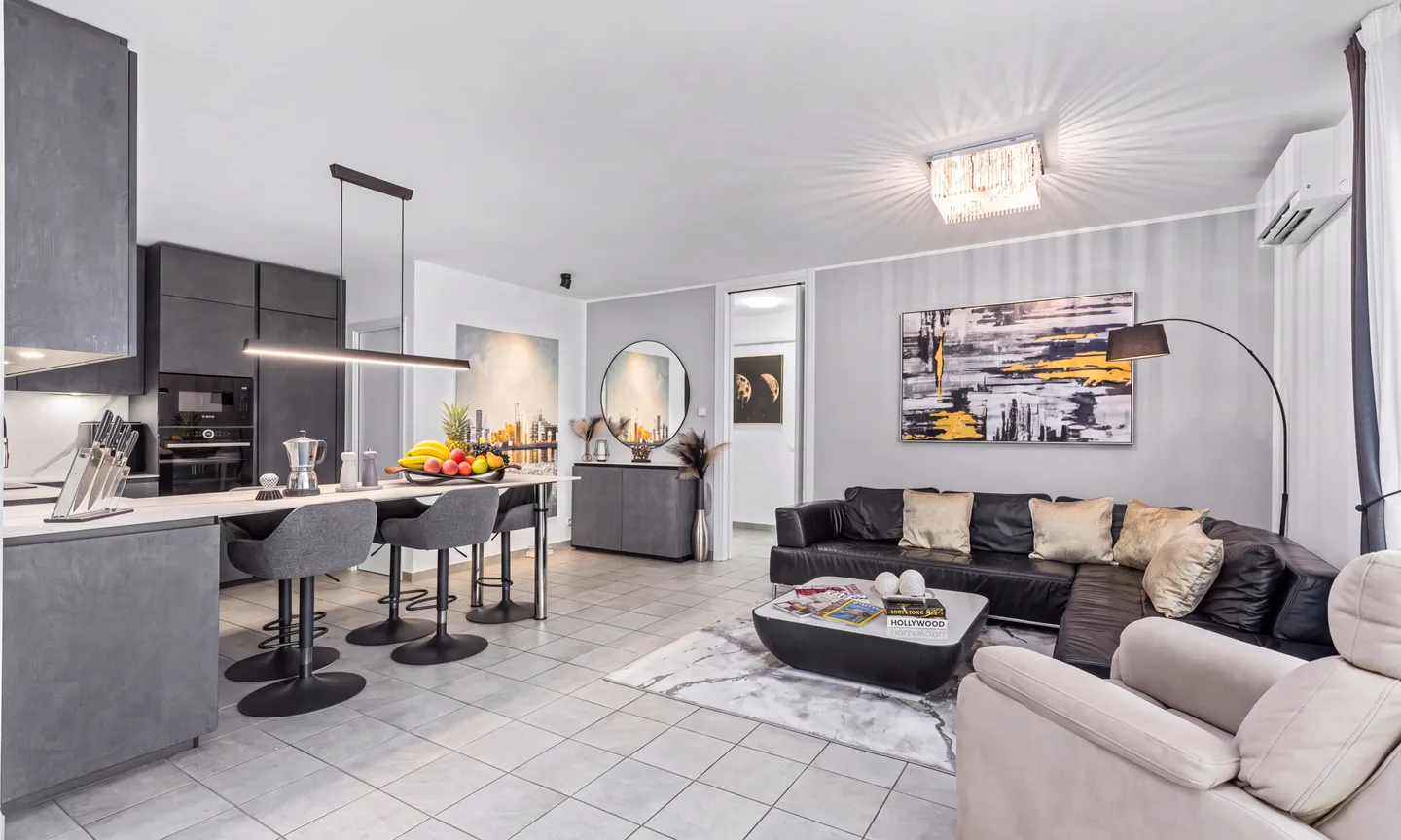 SPACIOUS AND MODERN 4.5 ROOMS WITH TERRACE IN LUGANO-PREGASSONA - Photo 1 of 12