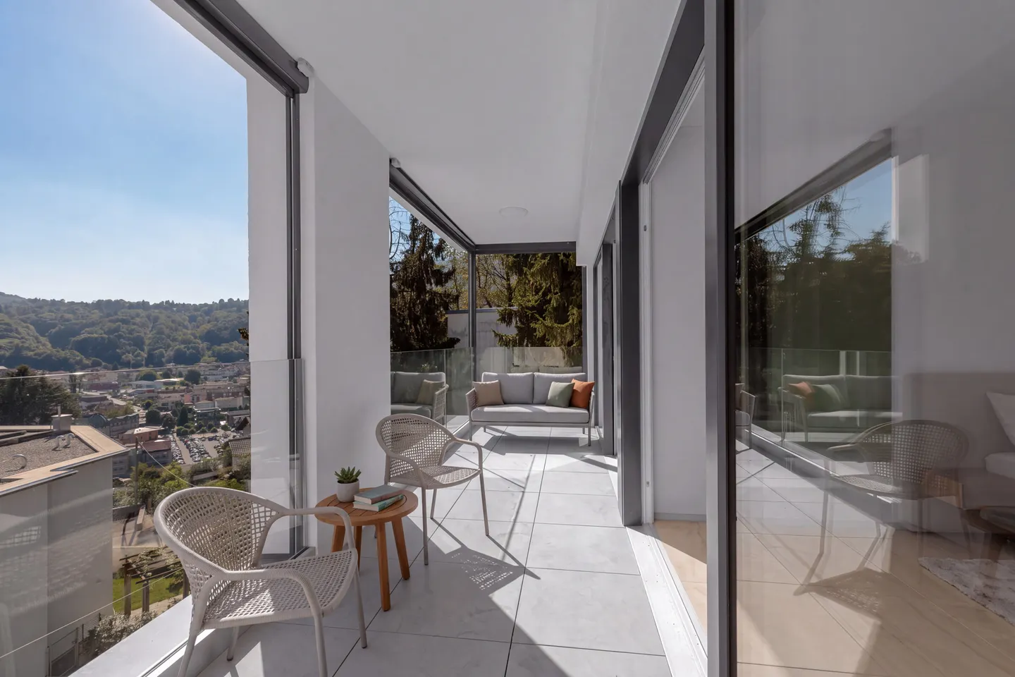 Penthouse exclusif et nouveau de 3,5 pièces avec vue sur le lac à Ponte Tresa - Photo 7 sur 11
