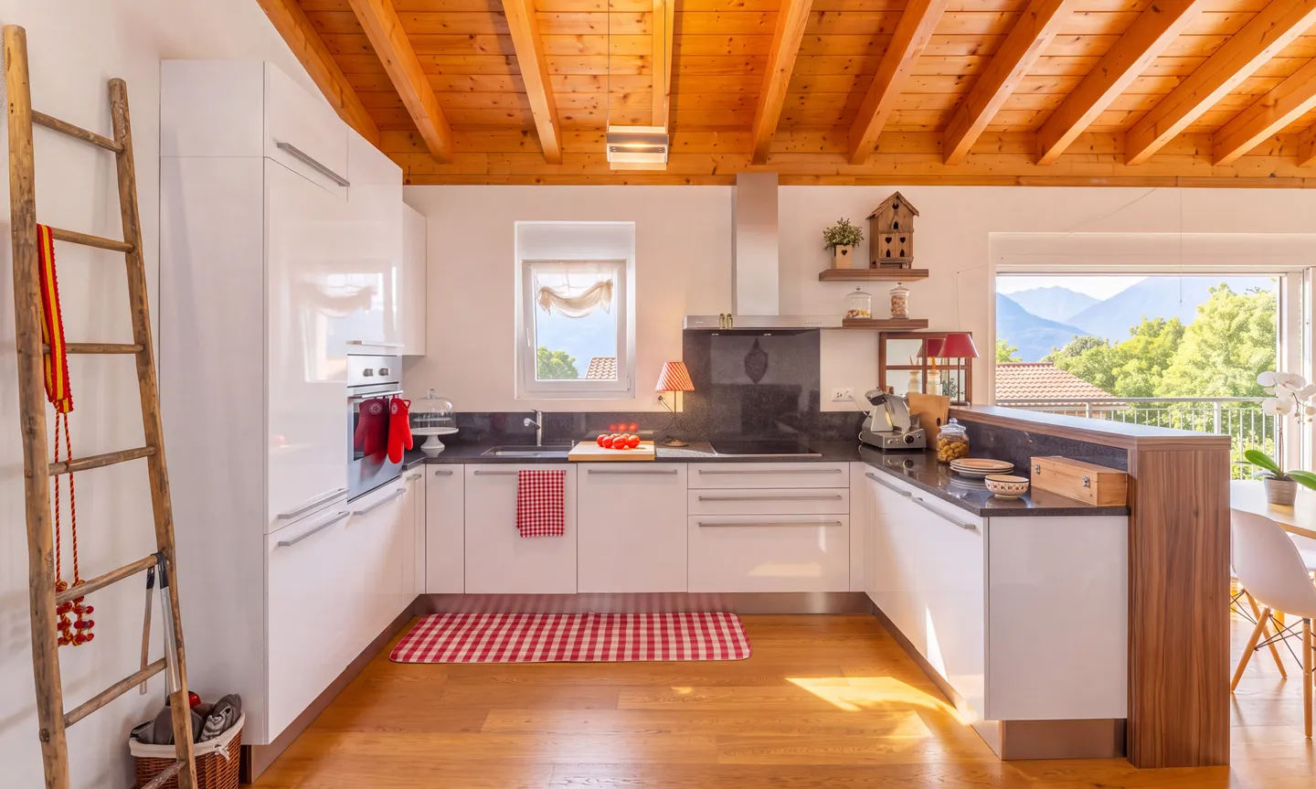 MODERN ATTIC OF 3.5 ROOMS WITH TERRACE IN VILLA LUGANESE - Photo 3 of 13