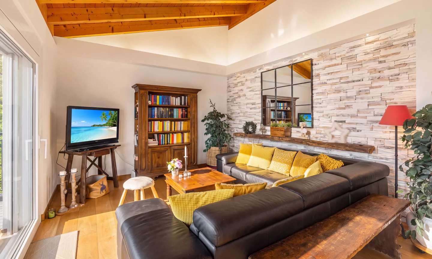 MODERN ATTIC OF 3.5 ROOMS WITH TERRACE IN VILLA LUGANESE - Photo 5 of 13