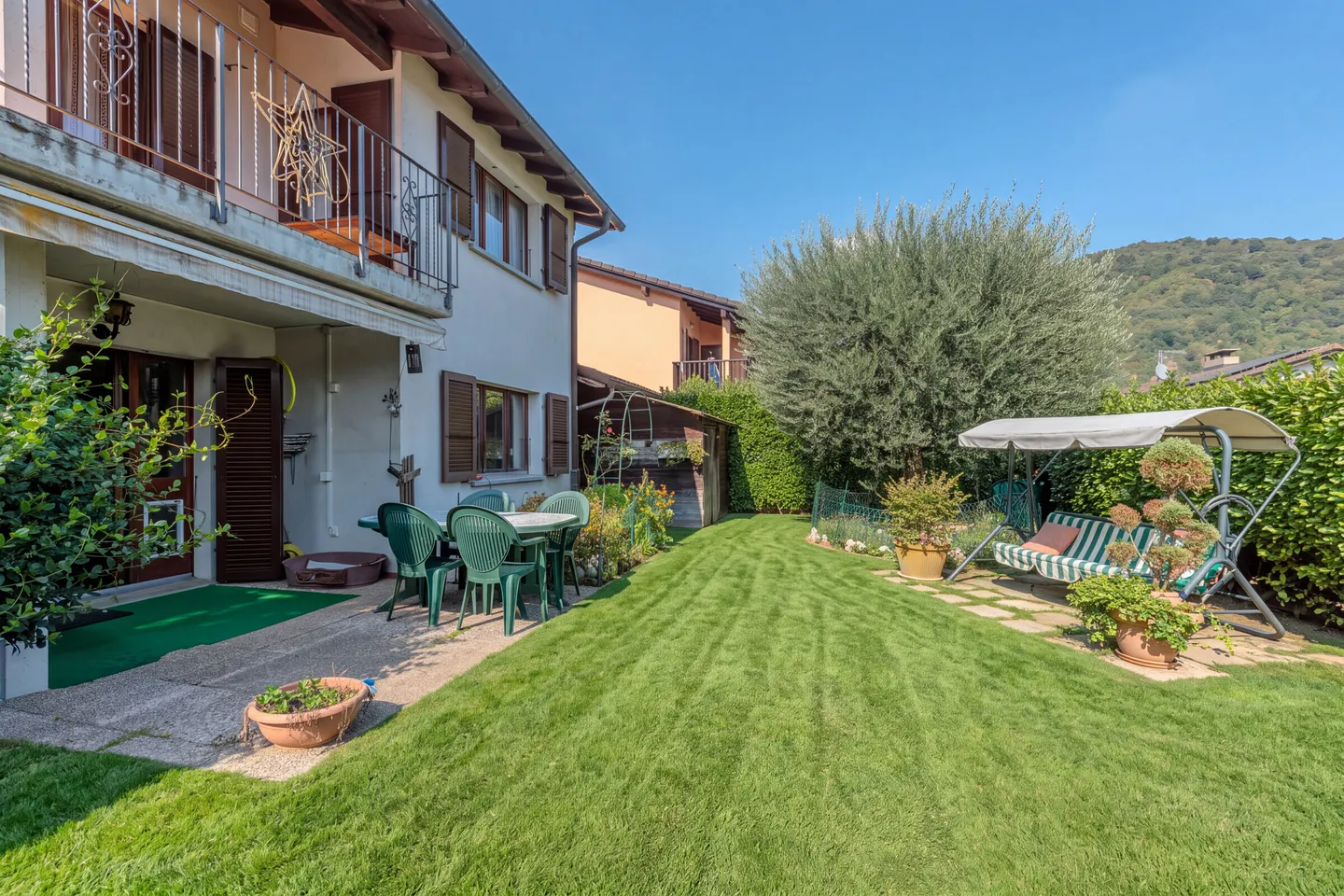 VILLA MIT 5,5 ZIMMERN UND GARTEN IM GRÜNEN IN PURA - Foto 1 von 9
