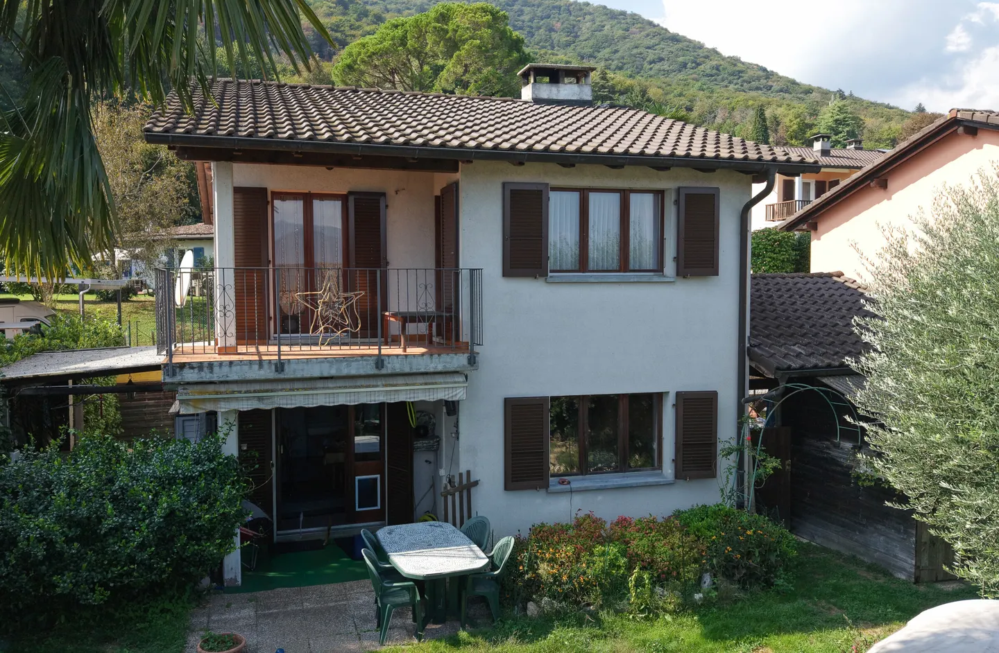 VILLA MIT 5,5 ZIMMERN UND GARTEN IM GRÜNEN IN PURA - Foto 2 von 9
