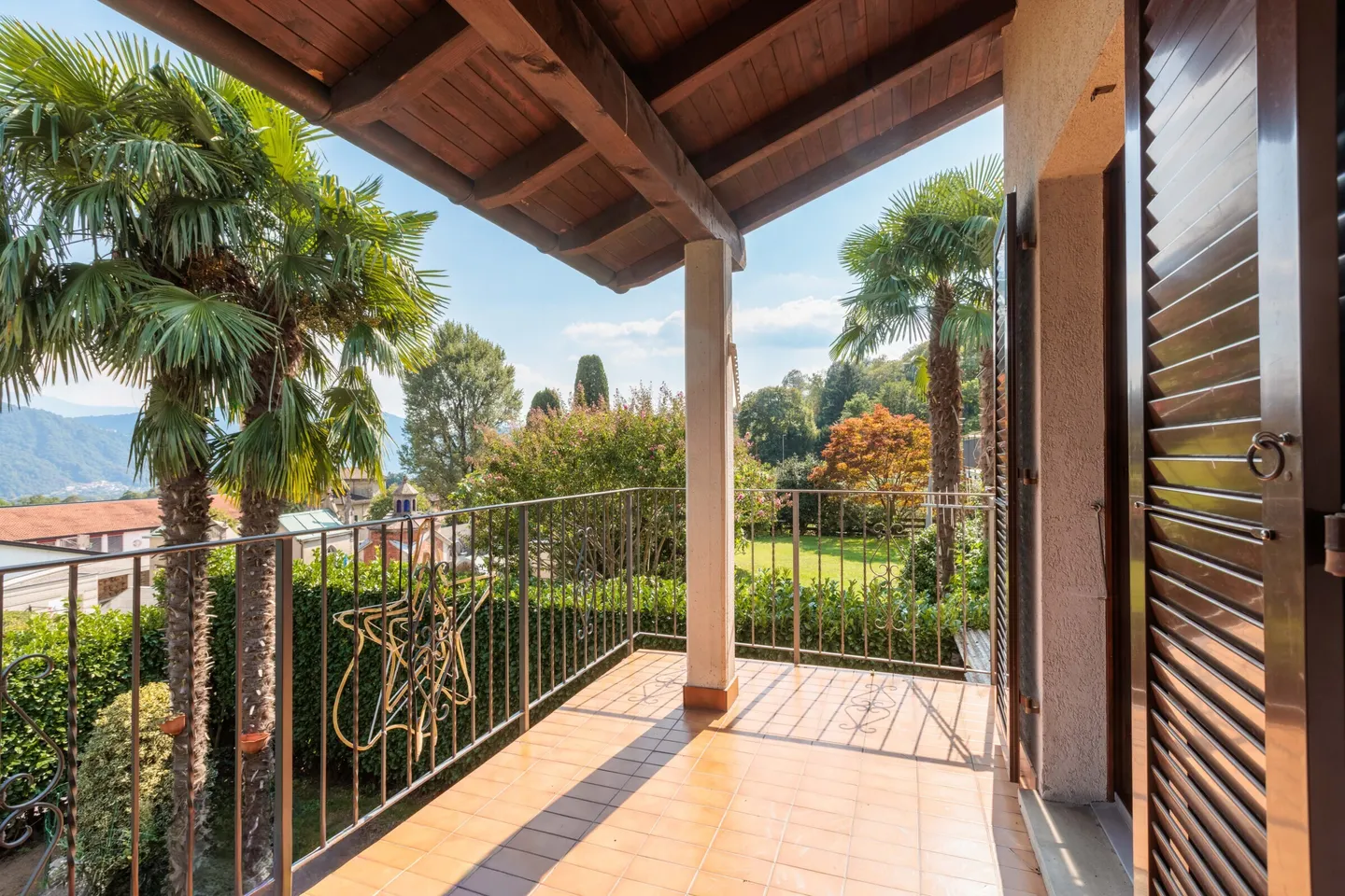 VILLA MIT 5,5 ZIMMERN UND GARTEN IM GRÜNEN IN PURA - Foto 9 von 9