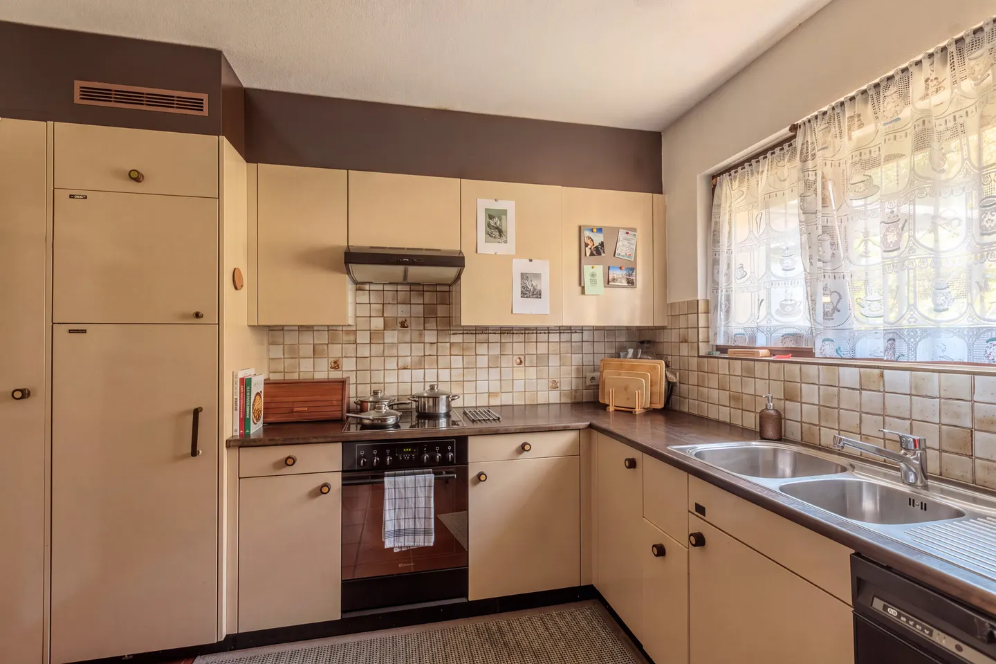 VILLA MIT 5,5 ZIMMERN UND GARTEN IM GRÜNEN IN PURA - Foto 5 von 9