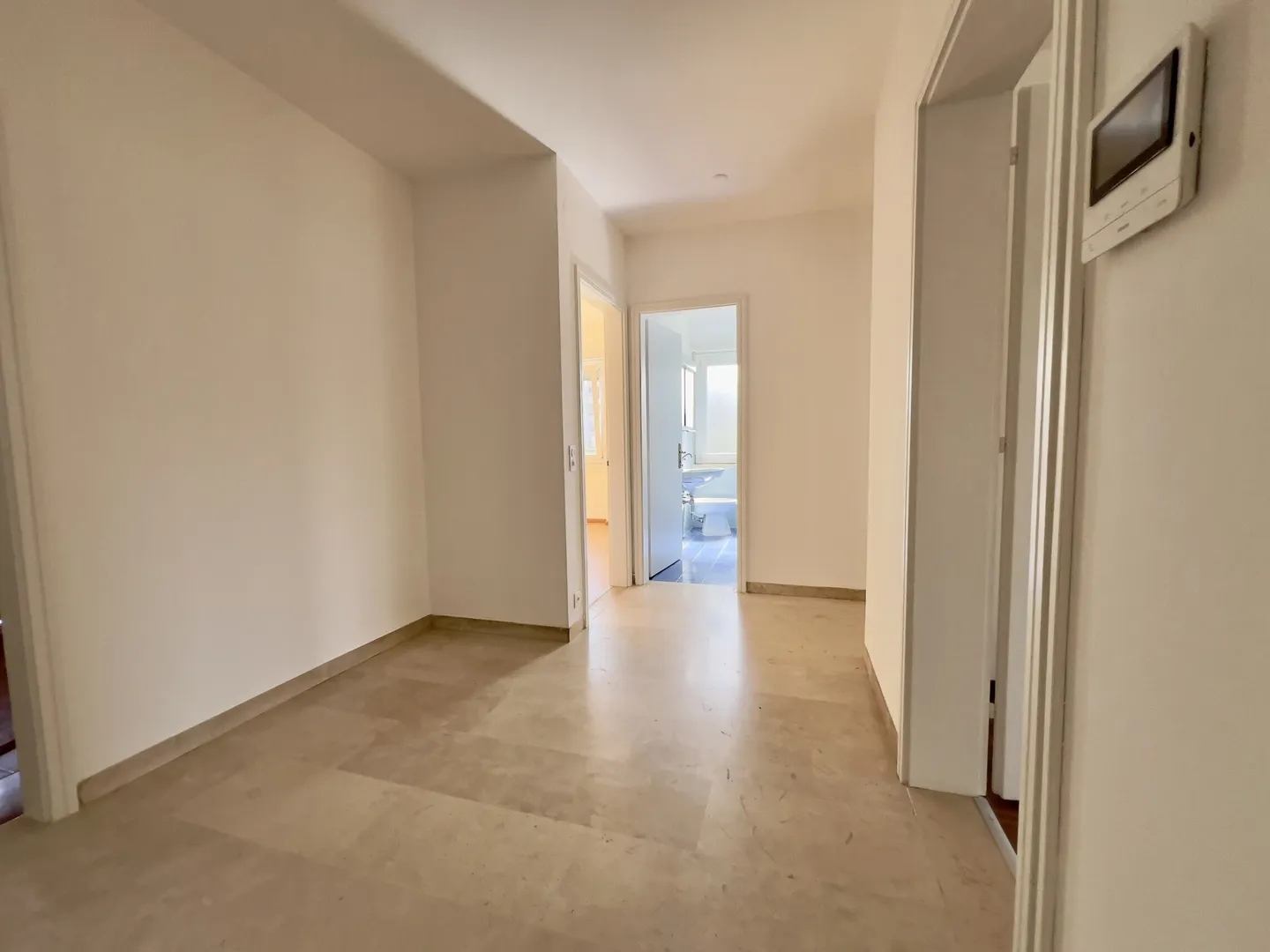 Appartamento spazioso con terrazza - Foto 6 di 10