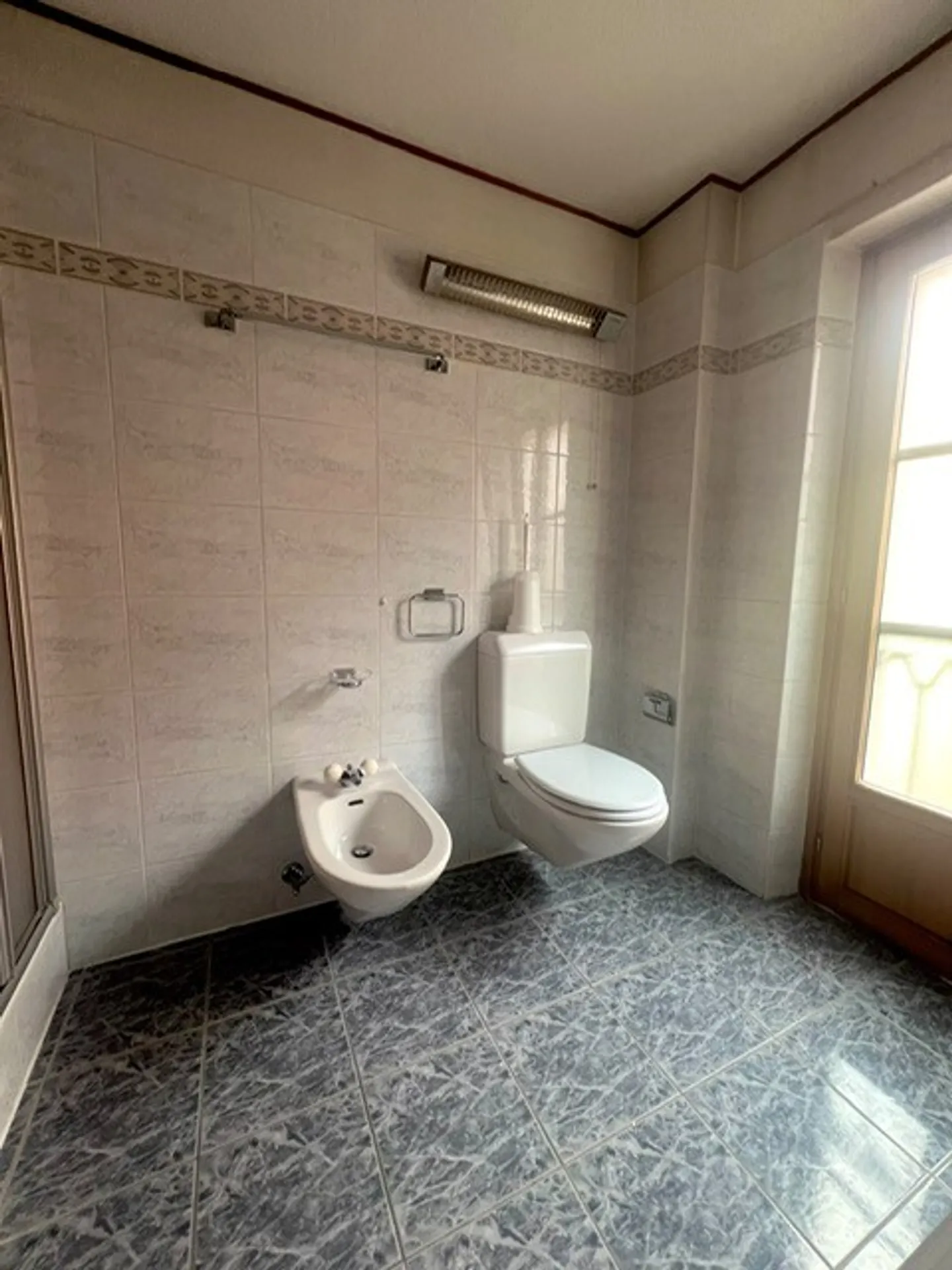 COMFORTABLE 2.5 ROOMS RENOVATED IN TUSCAN RUSTIC IN STABIO - Photo 5 of 13