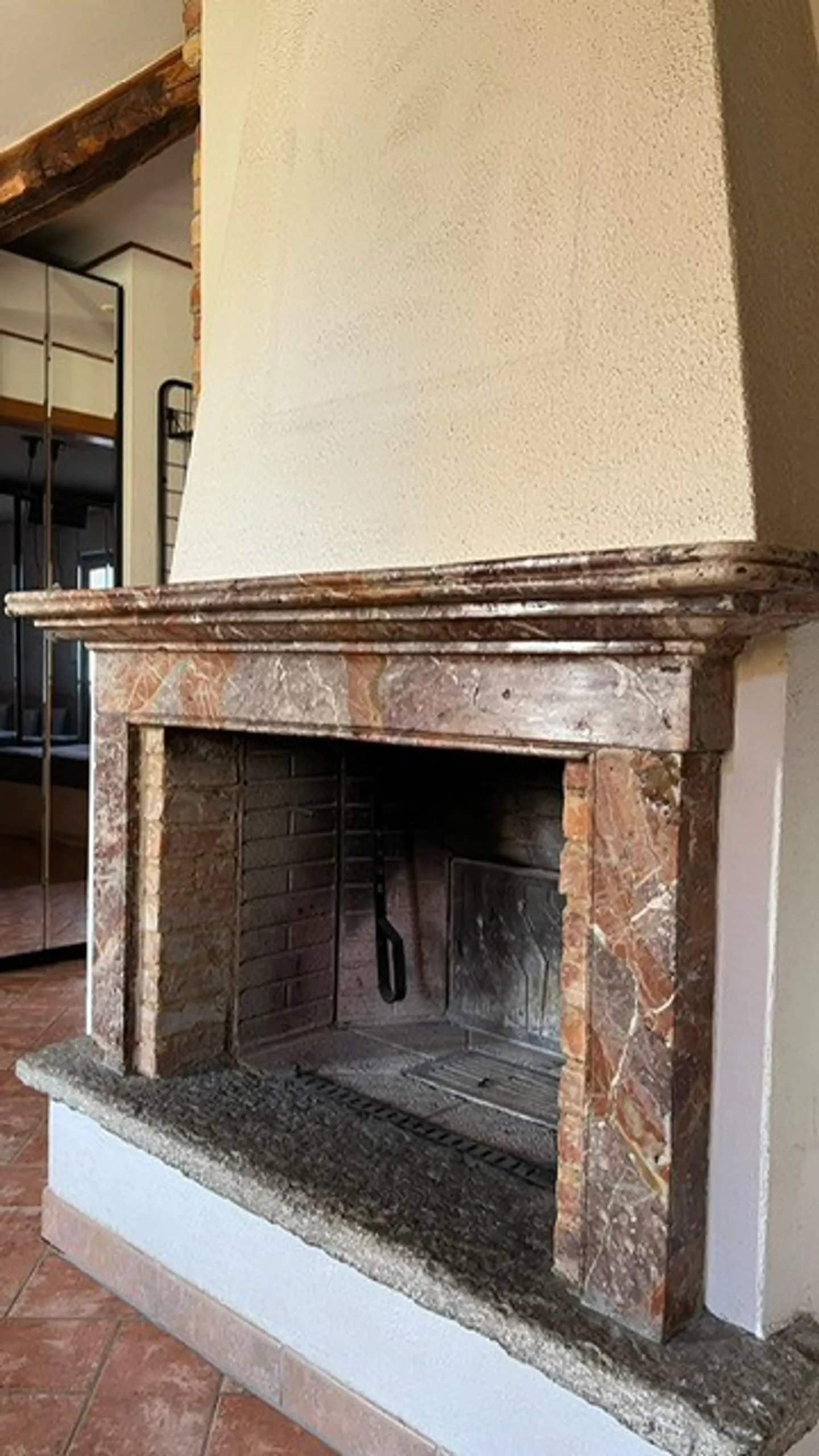 COMFORTABLE 2.5 ROOMS RENOVATED IN TUSCAN RUSTIC IN STABIO - Photo 8 of 13