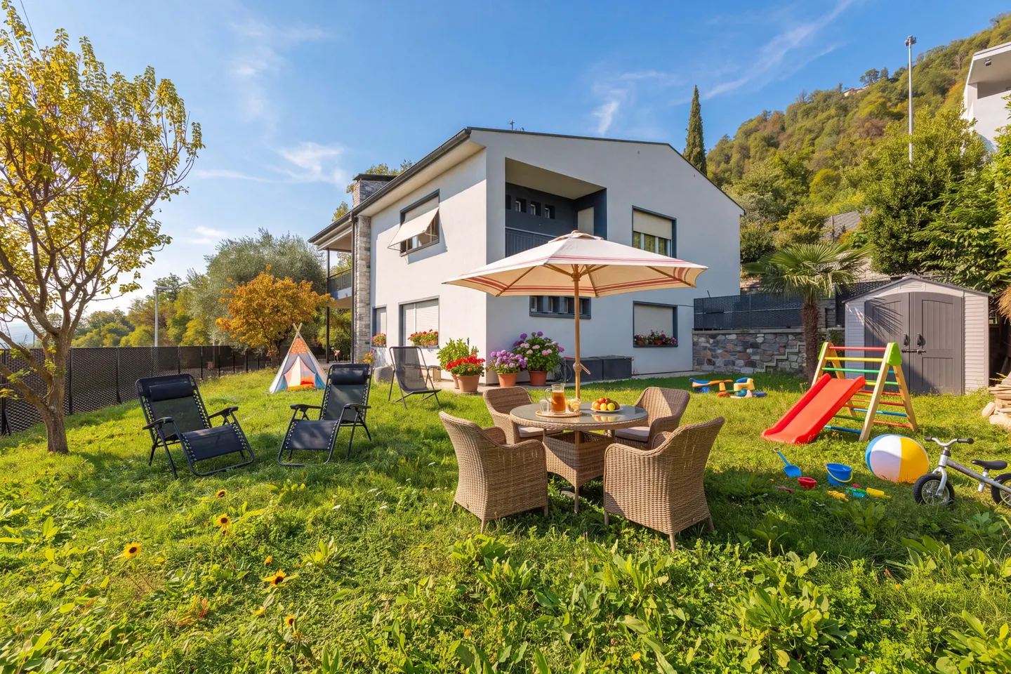 VILLA INDÉPENDANTE RÉNOVÉE AVEC VUE OUVERTE À VACALLO - Photo 13 sur 13