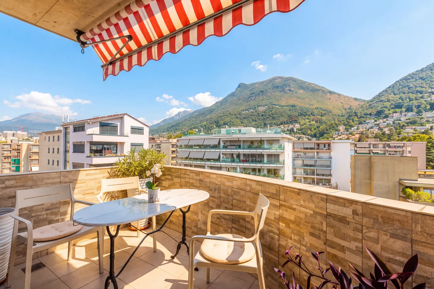 Penthouse Elegante a Viganello - Foto 3 di 12