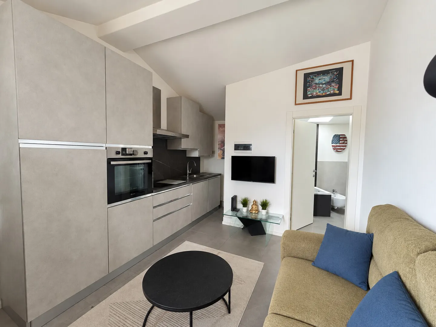 EXCELLENT AFFAIRE - IMMEUBLE À REVENUS À MORBIO INFERIORE - Photo 5 sur 9