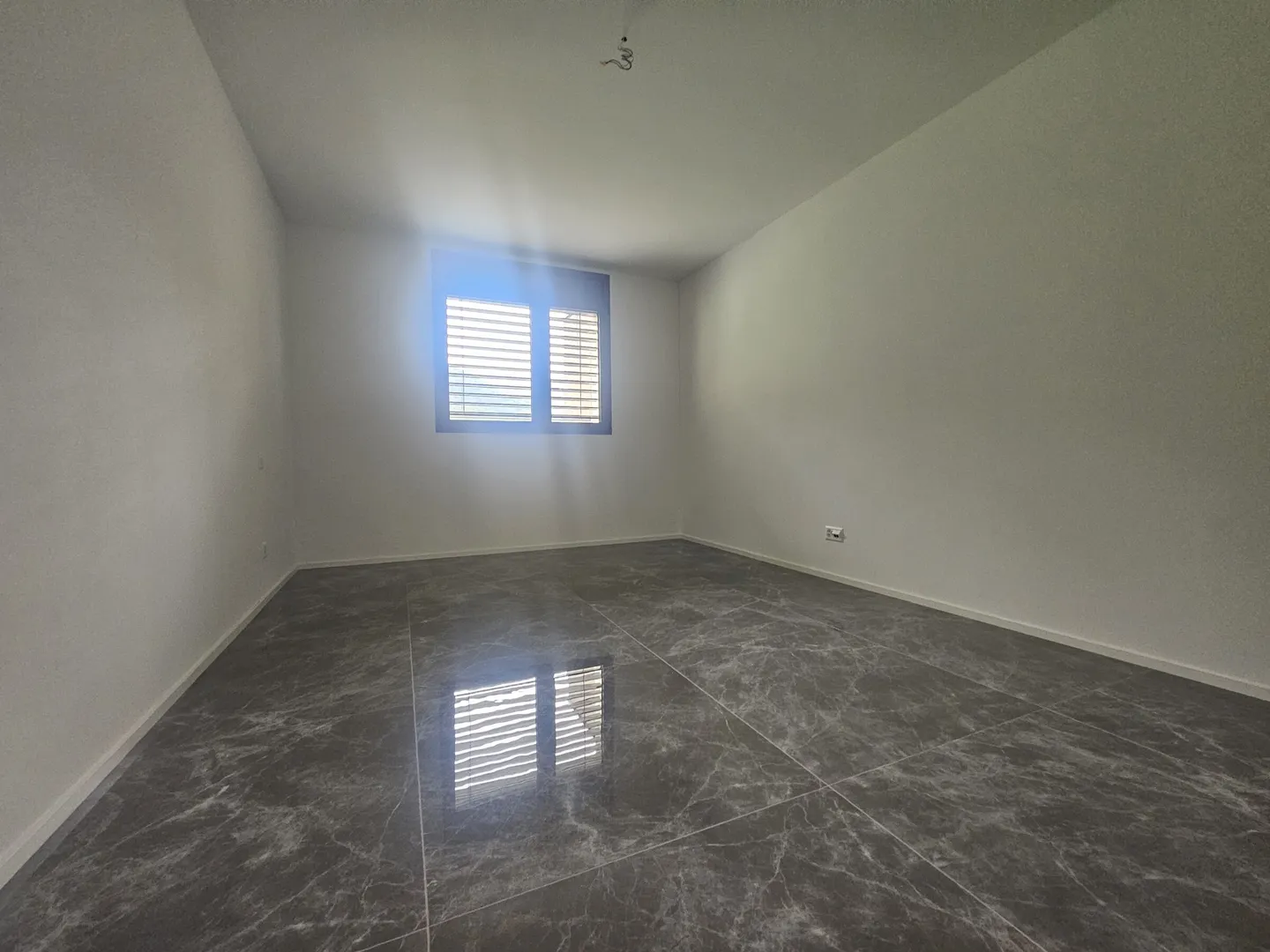FOR RENT NEW 2.5 ROOMS WITH OPEN VIEW IN LUMINO - Photo 4 of 9