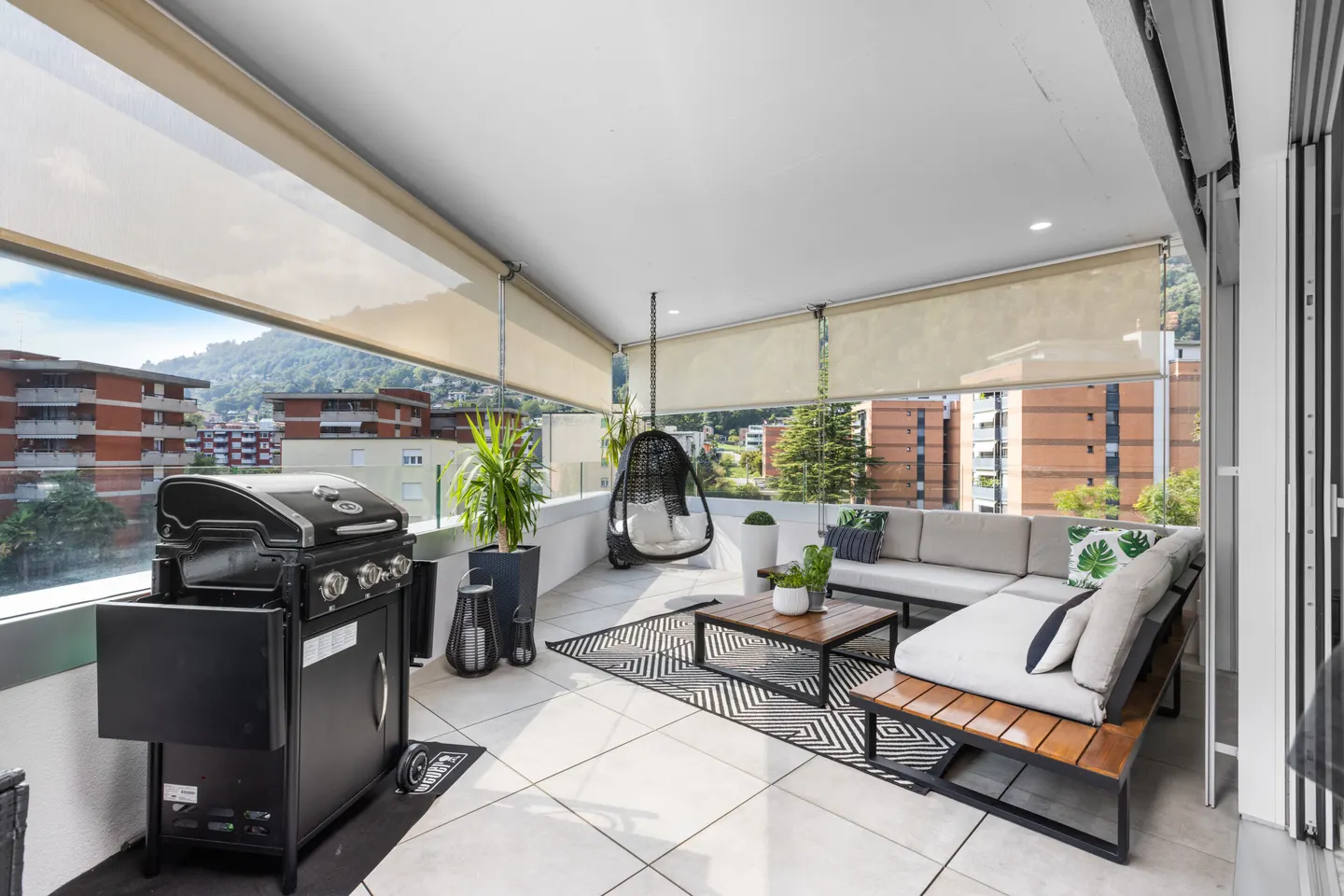 MODERNES 3.5 ZIMMER MIT GROSSER TERRASSE IN AGNO - Foto 1 von 10